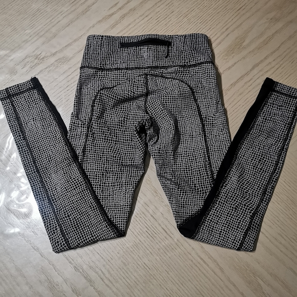 Lululemon Leggings - Picture 3 of 11